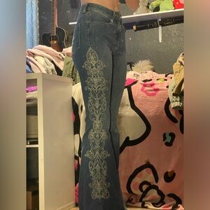 High rise flare jeans with cute embroidery